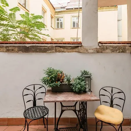Apartment Art In The Heart Of Old Town Prague